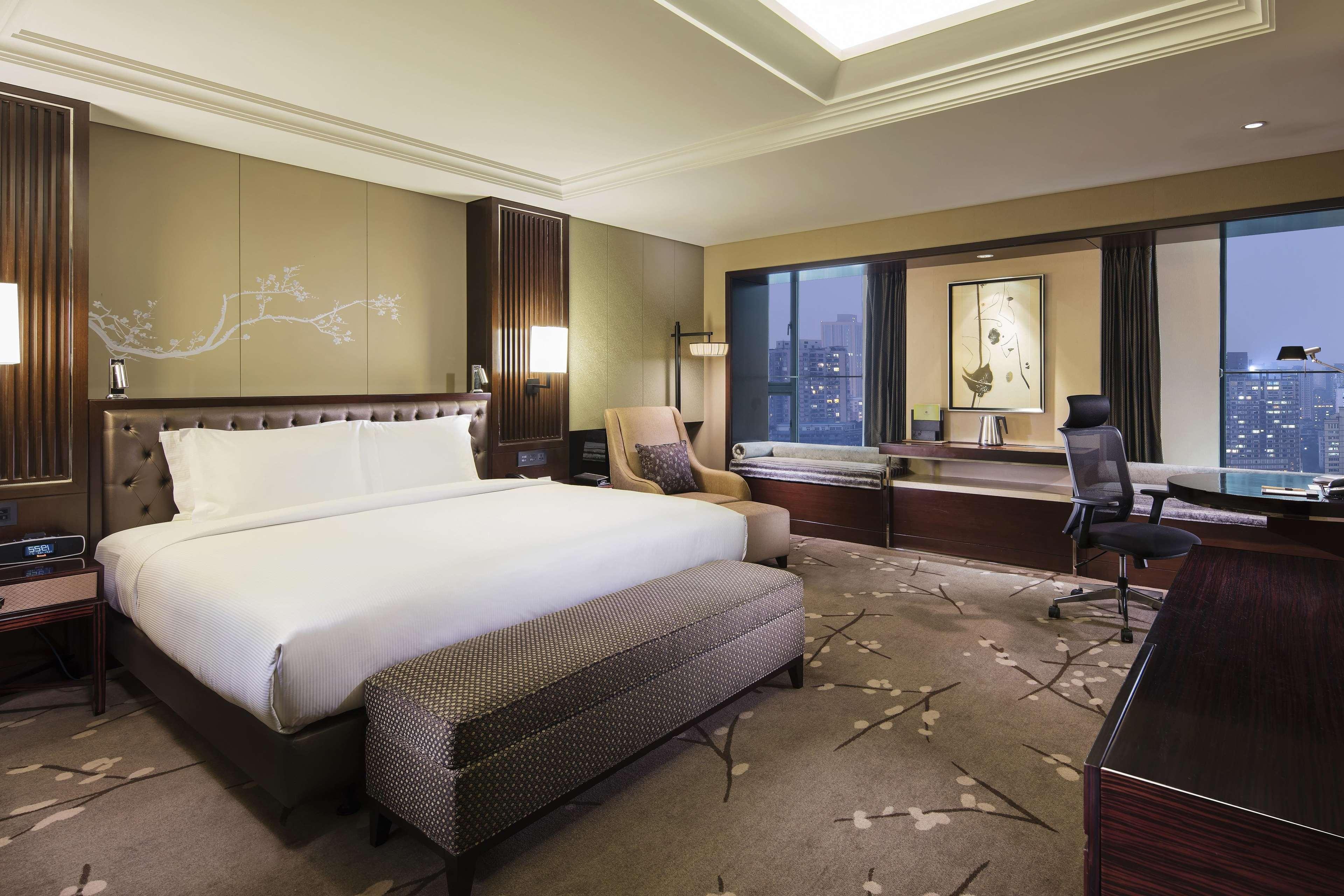Doubletree By Hilton Chongqing - Guanyinqiao Railway Station Hotel Exterior foto