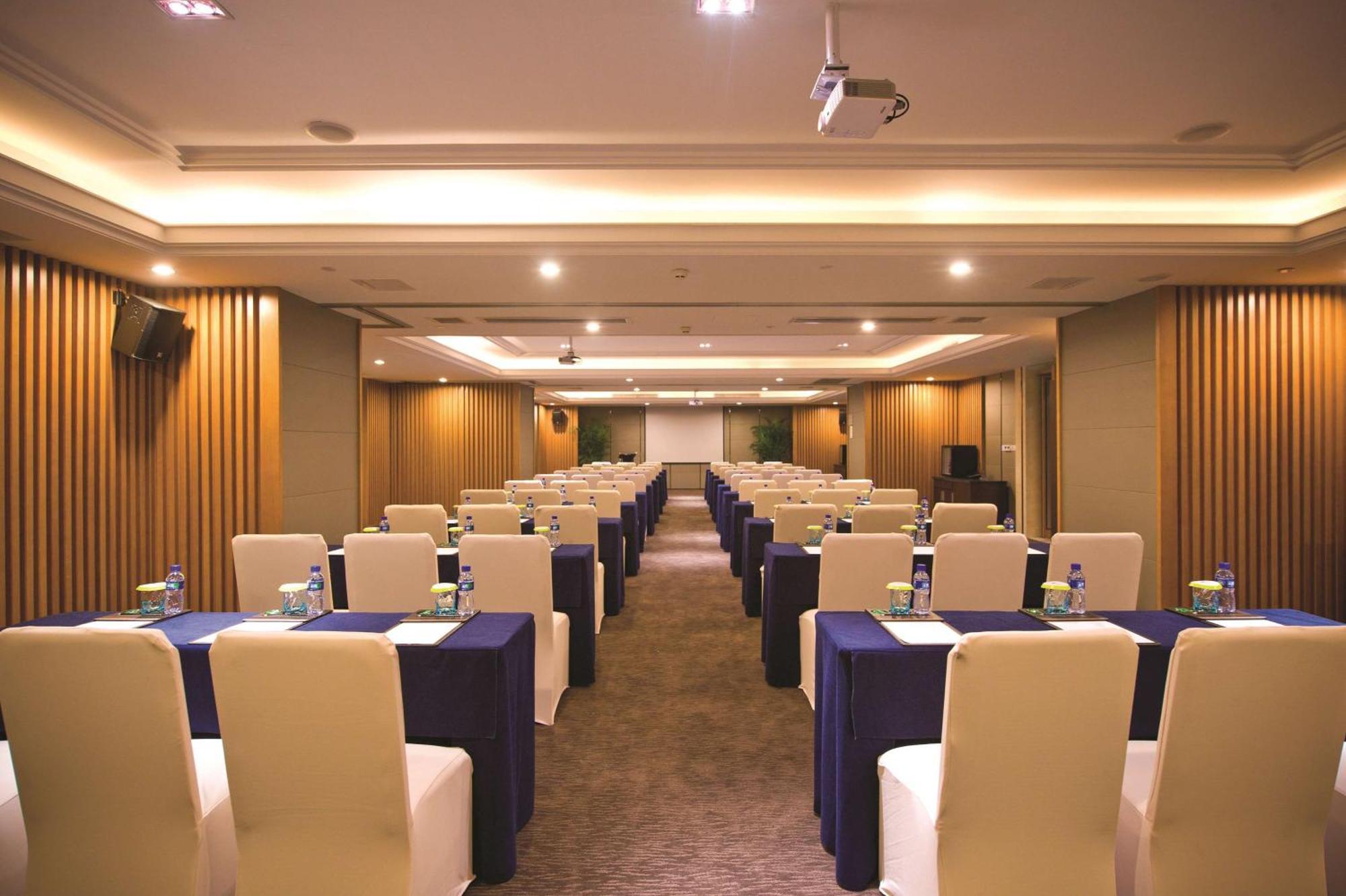 Doubletree By Hilton Chongqing - Guanyinqiao Railway Station Hotel Exterior foto